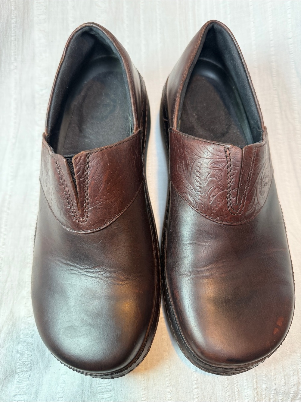 Timberland Brown Leather Floral Tooled Trim Slip-On Mules Women’s 8.5 Stability